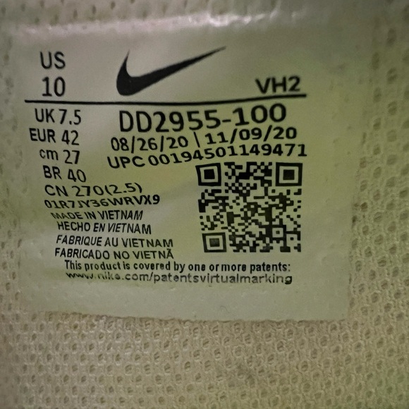 Nike Women’s Sneakers Shoes Neon Air Max Excee White, Pink, Blue, and Green 10 - Picture 6 of 6